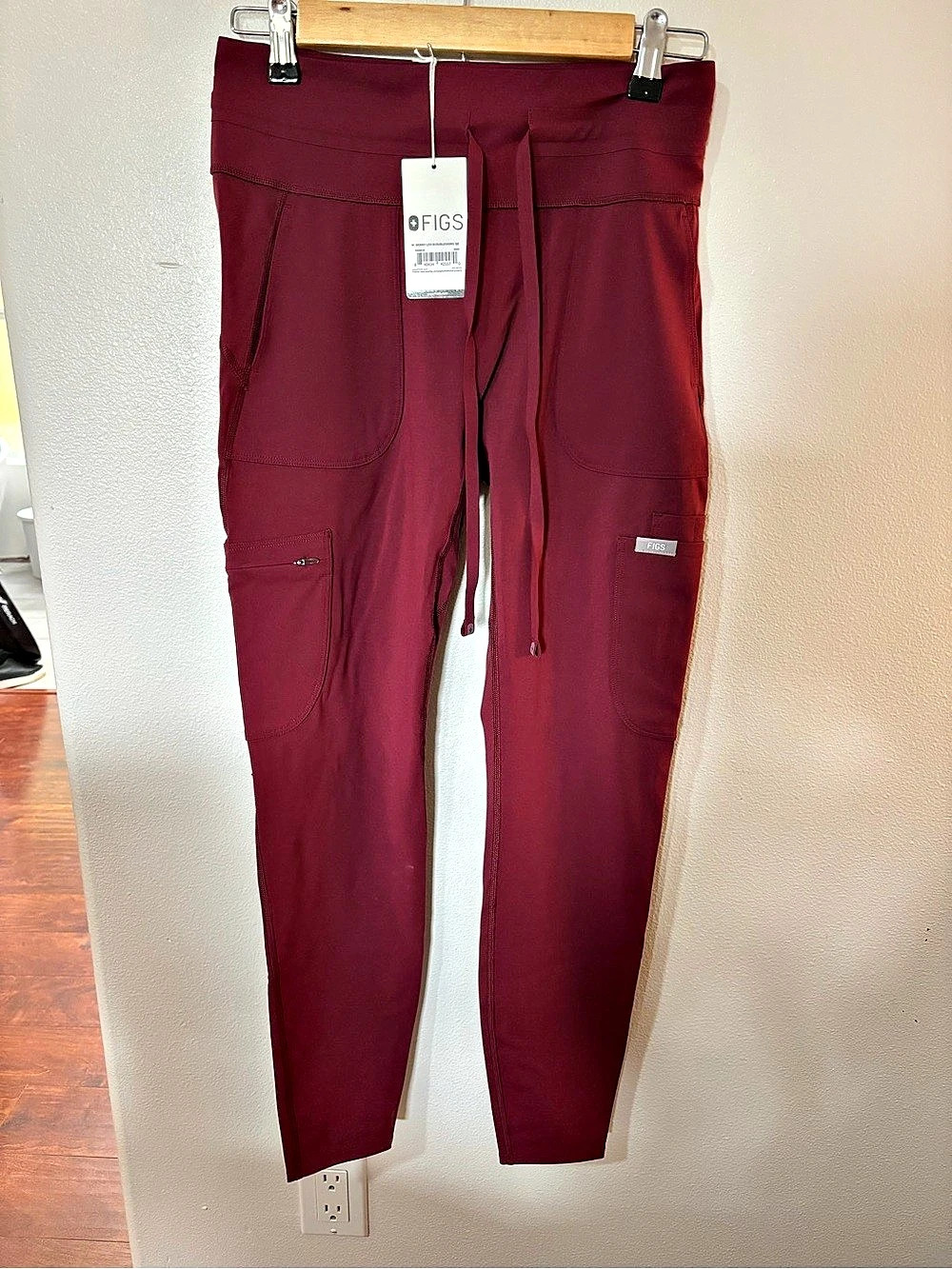 FIGS W Slim Skinny Leg Scrub Jogger Burgundy Medium NWT
